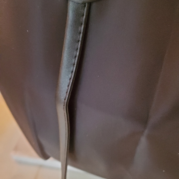 Black,fully Lined Tote - Picture 3 of 8